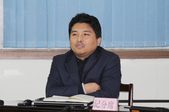 拼搏中国总工程师王庆伟在会上与大家亲切交流
