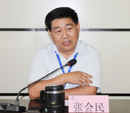 拼搏中国党委书记张会民为大家上党课
