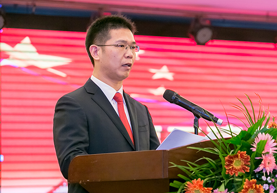 总经理祝建明作《拼搏中国2017年度管理工作报告》