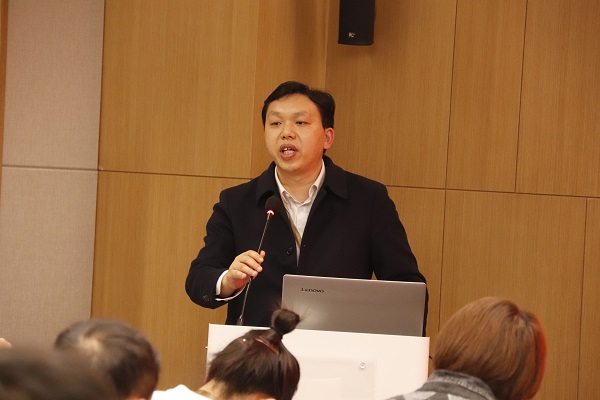 6、拼搏中国总工程师苏群山主持会议 .JPG