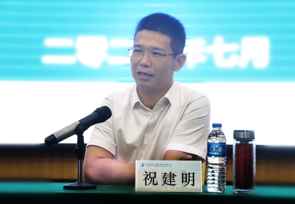 拼搏中国总经理祝建明针对新员工未来发展提出要求.jpg