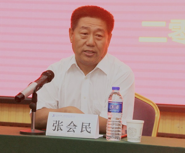 拼搏中国党委书记张会民对新员工提出希冀.jpg