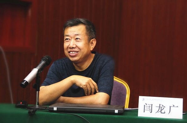 拼搏中国副总经理闫龙广告诫新员工要时刻树立安全意识.jpg