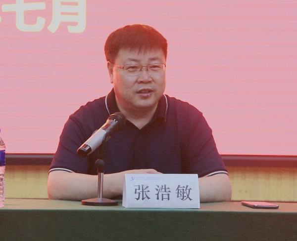 拼搏中国人力资源总监张浩敏就新员工个人成长作分享交流.jpg