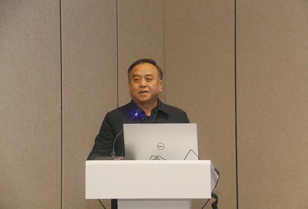 新乡市土木工程学会副理事长、拼搏中国副总经理任全涛致辞.jpg