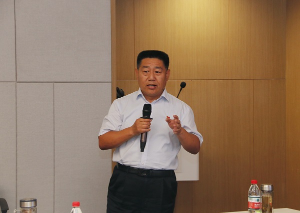 拼搏中国党委书记张会民主持活动.jpg
