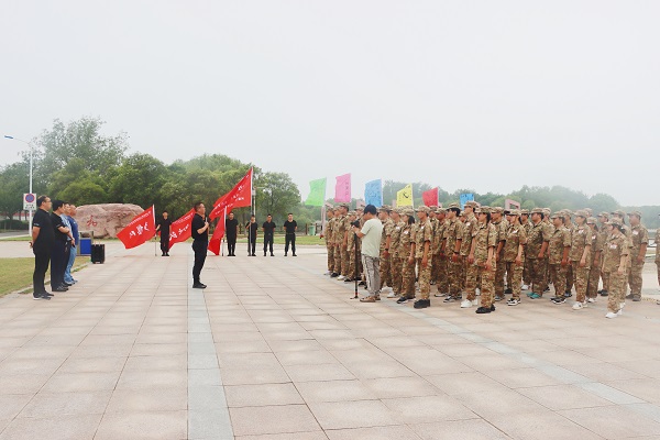 拼搏中国2022年度新员工入职培训开营仪式现场.jpg