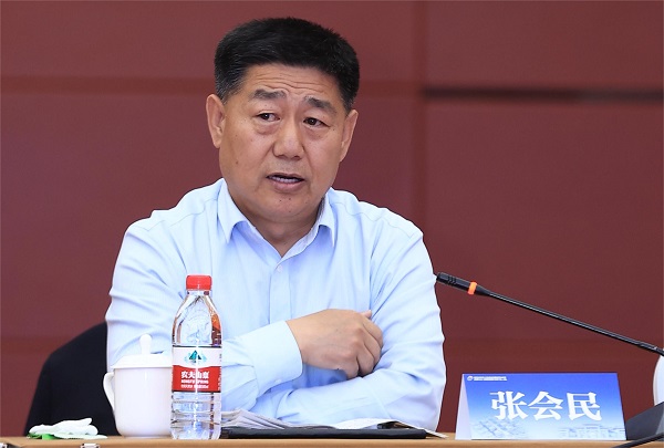 拼搏中国党委书记张会民在会上讲话.JPG